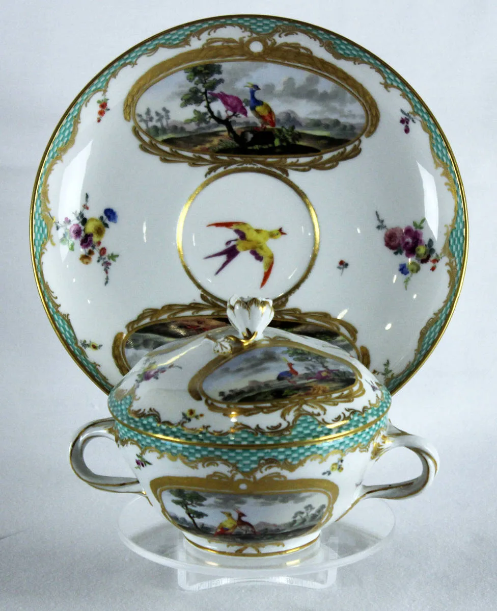Чашка с блюдцем для горячего шоколада.1760-е годы