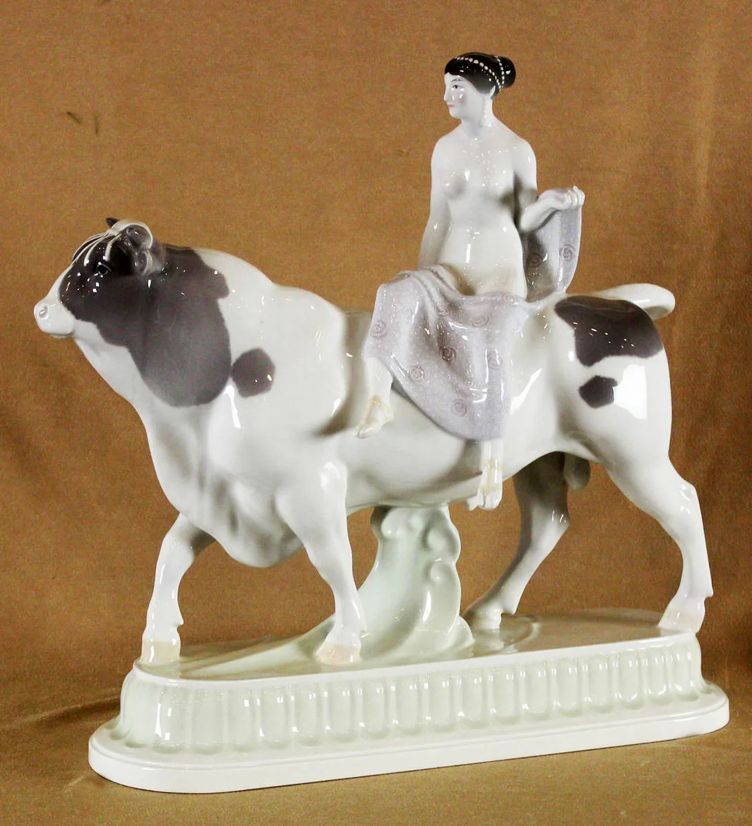 Фарфоровая статуэтка в стиле Ар-Деко «Похищение Европы» 1920-1930гг