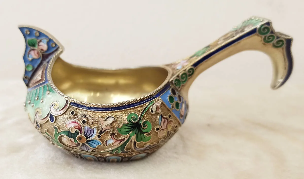 Серебряный ковш с расписной эмалью и зернью
