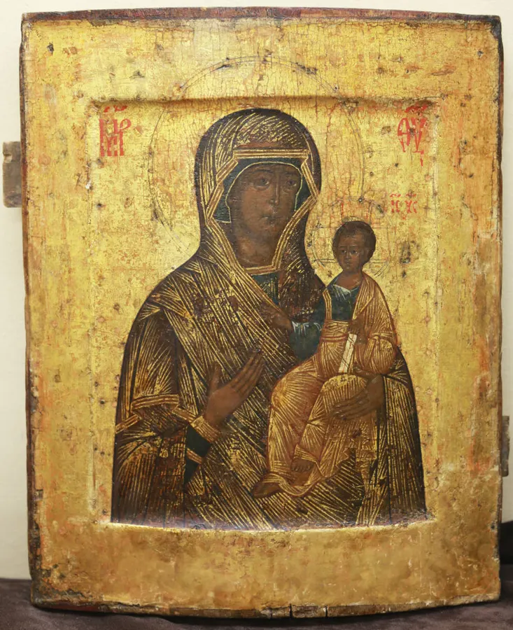 Старинная икона «Богоматерь Одигитрия Смоленская»