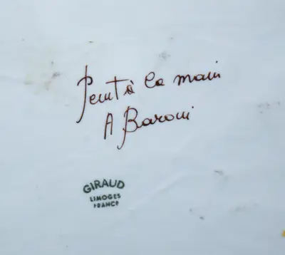 Поднос с бело-голубым декором. Марка фарфора: «GIRAUD / LIMOGES FRANCE»